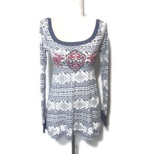 Free People M blue Aztec print long sleeve tee